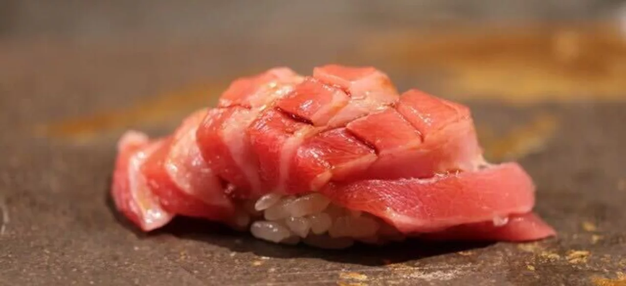 鮨ろく